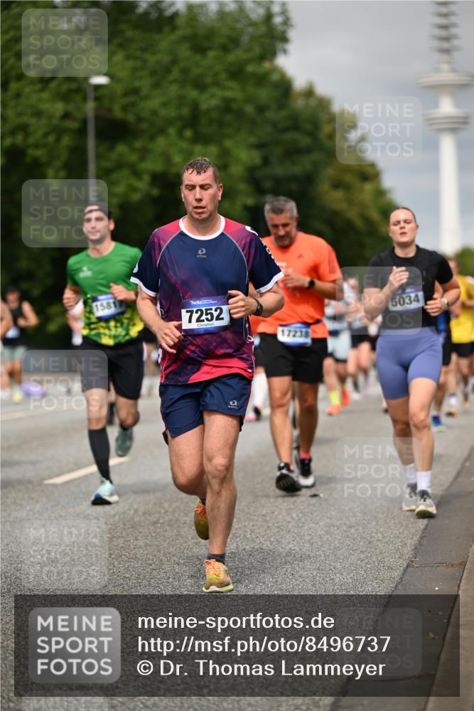 29.06.2025 - hella hamburg halbmarathon Dr. Thomas Lammeyer http://msf.ph/oto/8496737 29.06.2025 10:23:25 Kennedybrücke 1159, 1160, 1325, 1332, 1349, 1708, 1718, 1755, 2017, 2311, 2589, 2703, 2781, 2812, 2895, 3026, 3105, 3118, 3529, 4108, 4110, 4722, 5034, 5080, 5098, 5323, 5449, 6194, 6249, 6270, 6542, 6736, 7051, 7143, 7252, 7566, 7844, 8575, 8761, 9252, 9270, 9272, 9652, 9856, 10037, 10124, 10129, 11081 meine-sportfotos.de