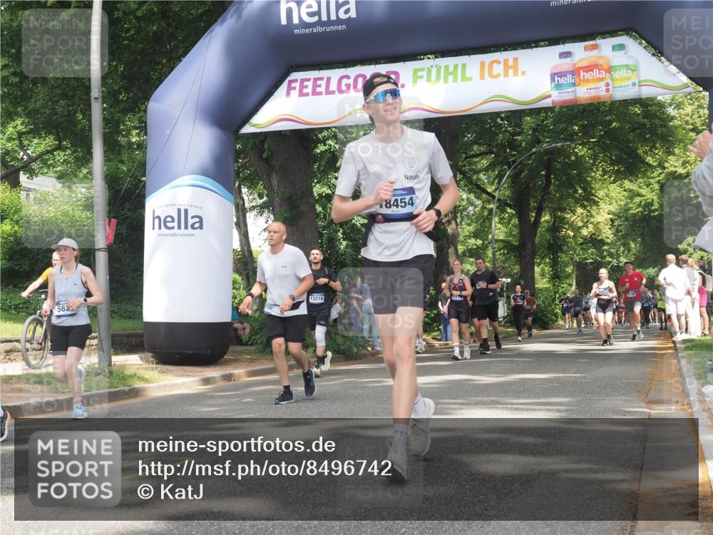 29.06.2025 - hella hamburg halbmarathon KatJ http://msf.ph/oto/8496742 29.06.2025 11:41:15 Zwischen KM18-KM19 3157, 4504, 5621, 8110 meine-sportfotos.de
