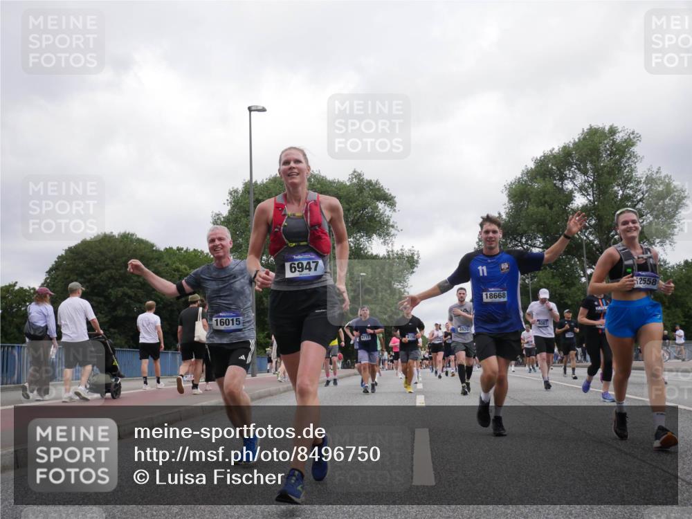 29.06.2025 - hella hamburg halbmarathon Luisa Fischer http://msf.ph/oto/8496750 29.06.2025 10:55:26 Kennedybrücke 16015, 6947, 4713, 4920, 18668, 12558, 4087, 4273, 5291, 6885, 6961, 7691, 8672, 9068, 9220, 9582, 9583, 9594, 9673, 10342 meine-sportfotos.de