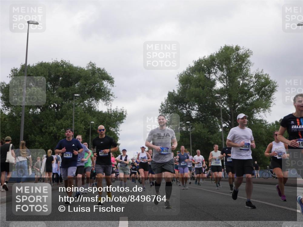 29.06.2025 - hella hamburg halbmarathon Luisa Fischer http://msf.ph/oto/8496764 29.06.2025 10:55:28 Kennedybrücke 4713, 415, 920, 1208, 5291, 087, 967, 19, 4087, 4273, 5291, 6406, 6885, 6961, 7691, 8672, 9068, 9070, 9220, 9582, 9583, 9594, 9673, 9730, 10342, 10496 meine-sportfotos.de