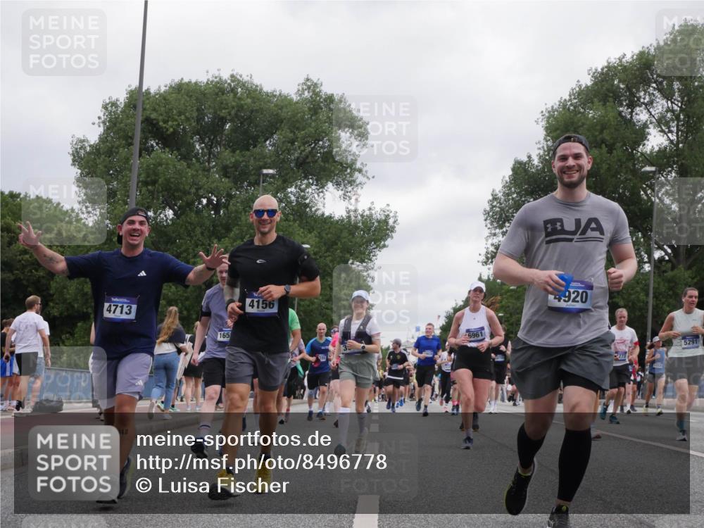 29.06.2025 - hella hamburg halbmarathon Luisa Fischer http://msf.ph/oto/8496778 29.06.2025 10:55:30 Kennedybrücke 4713, 165, 040, 4156, 6961, 4920, 1239, 5291, 1978, 4087, 4273, 5291, 6406, 6885, 6961, 7691, 8672, 9068, 9070, 9220, 9594, 9673, 9730, 10342, 10496 meine-sportfotos.de
