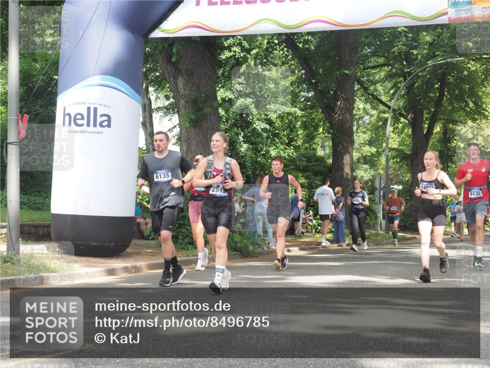 29.06.2025 - hella hamburg halbmarathon KatJ http://msf.ph/oto/8496785 29.06.2025 11:41:19 Zwischen KM18-KM19 2917, 5621, 6135 meine-sportfotos.de