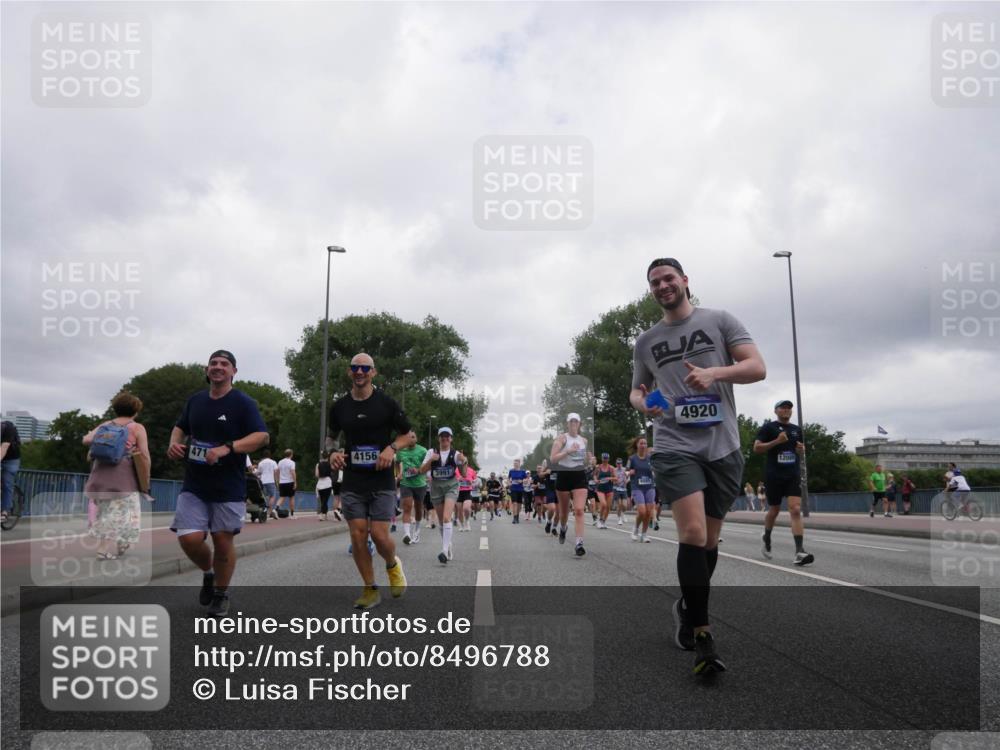 29.06.2025 - hella hamburg halbmarathon Luisa Fischer http://msf.ph/oto/8496788 29.06.2025 10:55:31 Kennedybrücke 471, 4156, 3991, 6885, 4920, 12089, 1978, 4087, 4273, 5291, 6406, 6885, 6961, 7691, 8196, 8672, 9068, 9070, 9220, 9594, 9673, 9730, 10342, 10496 meine-sportfotos.de