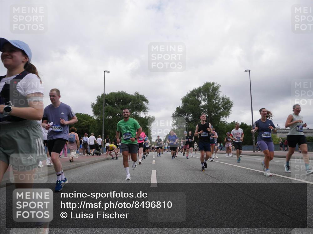 29.06.2025 - hella hamburg halbmarathon Luisa Fischer http://msf.ph/oto/8496810 29.06.2025 10:55:33 Kennedybrücke 16595, 17364, 18817, 6885, 5291, 1978, 4087, 4273, 4815, 5291, 6406, 6885, 6961, 7691, 8194, 8196, 8672, 9068, 9070, 9220, 9673, 9730, 10296, 10342, 10496 meine-sportfotos.de