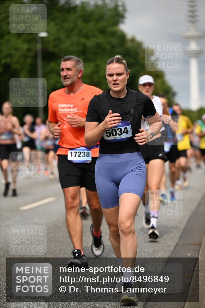 29.06.2025 - hella hamburg halbmarathon Dr. Thomas Lammeyer http://msf.ph/oto/8496849 29.06.2025 10:23:27 Kennedybrücke 1159, 1160, 1325, 1332, 1708, 1718, 1755, 2017, 2311, 2589, 2703, 2781, 2812, 2895, 3105, 3118, 3529, 4108, 4110, 4722, 5034, 5080, 5098, 5323, 5449, 6249, 6270, 6542, 6736, 7051, 7143, 7252, 7566, 7844, 8575, 8761, 9252, 9270, 9272, 9652, 9856, 10124, 10129, 10540, 11081 meine-sportfotos.de
