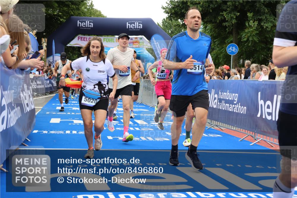 29.06.2025 - hella hamburg halbmarathon Strokosch-Dieckow http://msf.ph/oto/8496860 29.06.2025 10:54:57 Ziel 1327, 1506, 2884, 3652, 3791, 4249, 4616, 4938, 5020, 6433, 6994, 8514, 8691, 8698, 9060, 10266, 11333, 13297, 13988, 14638, 14660, 14750, 14845, 14948, 15126, 15156, 15879, 16047, 16623, 16868, 17261, 17803, 17842, 18181, 18325 meine-sportfotos.de