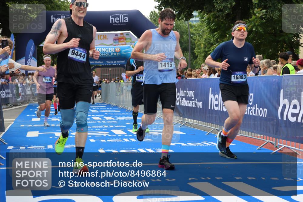 29.06.2025 - hella hamburg halbmarathon Strokosch-Dieckow http://msf.ph/oto/8496864 29.06.2025 10:44:16 Ziel 1220, 1413, 1415, 1902, 4999, 5231, 5275, 5884, 7005, 7191, 8722, 9444, 12159, 12528, 14686, 14687, 15225, 15280, 16301, 16316, 16547, 16803, 16893, 17748, 18691 meine-sportfotos.de