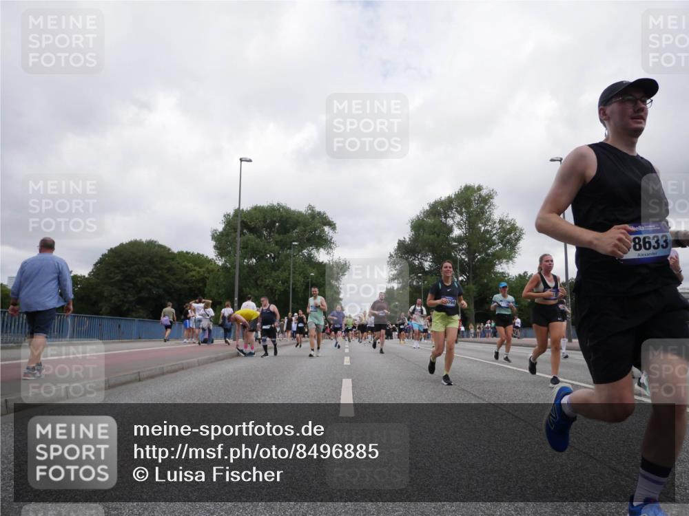 29.06.2025 - hella hamburg halbmarathon Luisa Fischer http://msf.ph/oto/8496885 29.06.2025 10:55:41 Kennedybrücke 094, 8633, 1369, 1978, 3140, 3645, 4815, 5262, 6406, 6671, 6985, 7737, 8194, 8196, 9730, 10296 meine-sportfotos.de