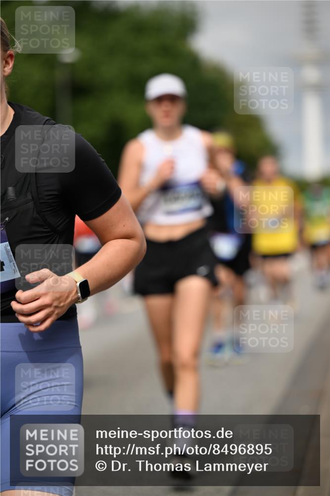 29.06.2025 - hella hamburg halbmarathon Dr. Thomas Lammeyer http://msf.ph/oto/8496895 29.06.2025 10:23:28 Kennedybrücke 1159, 1160, 1325, 1332, 1708, 1718, 1755, 2017, 2311, 2589, 2703, 2781, 2812, 2895, 3105, 3118, 3529, 4108, 4110, 4722, 5034, 5080, 5098, 5323, 5449, 6249, 6270, 6542, 6736, 7051, 7143, 7252, 7566, 7844, 8575, 8761, 9252, 9270, 9272, 9652, 9856, 10124, 10129, 10540, 11081 meine-sportfotos.de