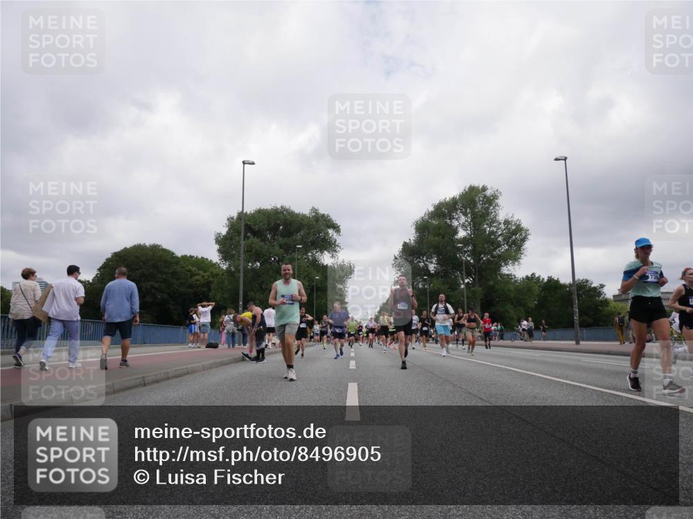 29.06.2025 - hella hamburg halbmarathon Luisa Fischer http://msf.ph/oto/8496905 29.06.2025 10:55:43 Kennedybrücke 1369, 1978, 3140, 3645, 4815, 5262, 6671, 6985, 7682, 7737, 8194, 8196, 10296 meine-sportfotos.de
