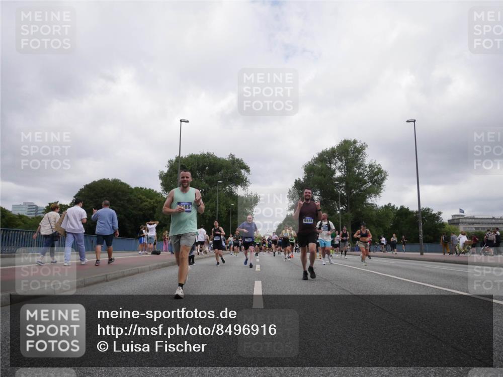 29.06.2025 - hella hamburg halbmarathon Luisa Fischer http://msf.ph/oto/8496916 29.06.2025 10:55:44 Kennedybrücke 86, 3140, 6985, 1369, 3140, 3645, 4815, 5262, 6671, 6985, 7682, 7737, 8194, 8196, 10296 meine-sportfotos.de