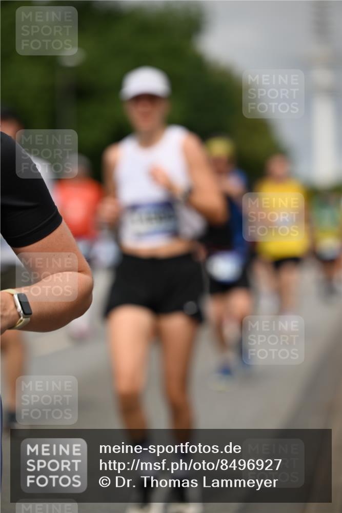 29.06.2025 - hella hamburg halbmarathon Dr. Thomas Lammeyer http://msf.ph/oto/8496927 29.06.2025 10:23:28 Kennedybrücke 1159, 1160, 1325, 1332, 1708, 1718, 1755, 2017, 2311, 2589, 2703, 2781, 2812, 2895, 3105, 3118, 3529, 4108, 4110, 4722, 5034, 5080, 5098, 5323, 5449, 6249, 6270, 6542, 6736, 7051, 7143, 7252, 7566, 7844, 8575, 8761, 9252, 9270, 9272, 9652, 9856, 10124, 10129, 10540, 11081 meine-sportfotos.de