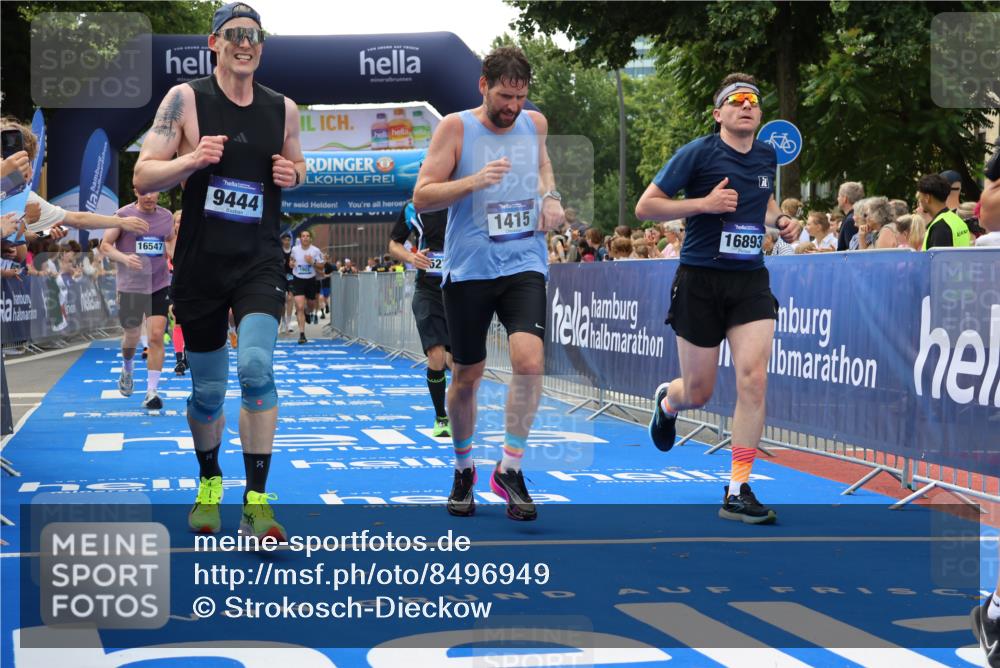 29.06.2025 - hella hamburg halbmarathon Strokosch-Dieckow http://msf.ph/oto/8496949 29.06.2025 10:44:16 Ziel 1220, 1413, 1415, 1902, 4999, 5231, 5275, 5884, 7005, 7191, 8722, 9444, 12159, 12528, 14686, 14687, 15225, 15280, 16301, 16316, 16547, 16803, 16893, 17748, 18691 meine-sportfotos.de