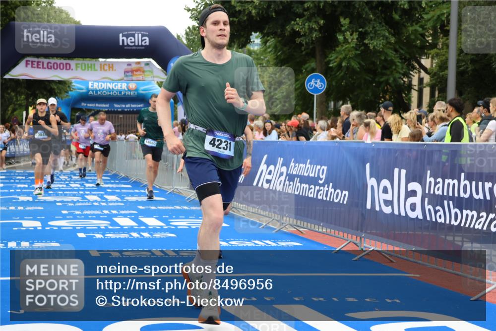 29.06.2025 - hella hamburg halbmarathon Strokosch-Dieckow http://msf.ph/oto/8496956 29.06.2025 10:54:47 Ziel 1327, 1496, 1506, 2029, 2561, 3310, 4231, 6587, 6994, 7478, 8449, 9227, 10044, 12186, 13147, 14239, 14660, 15389, 15408, 15584, 16623, 16868, 17231, 17261, 19000 meine-sportfotos.de