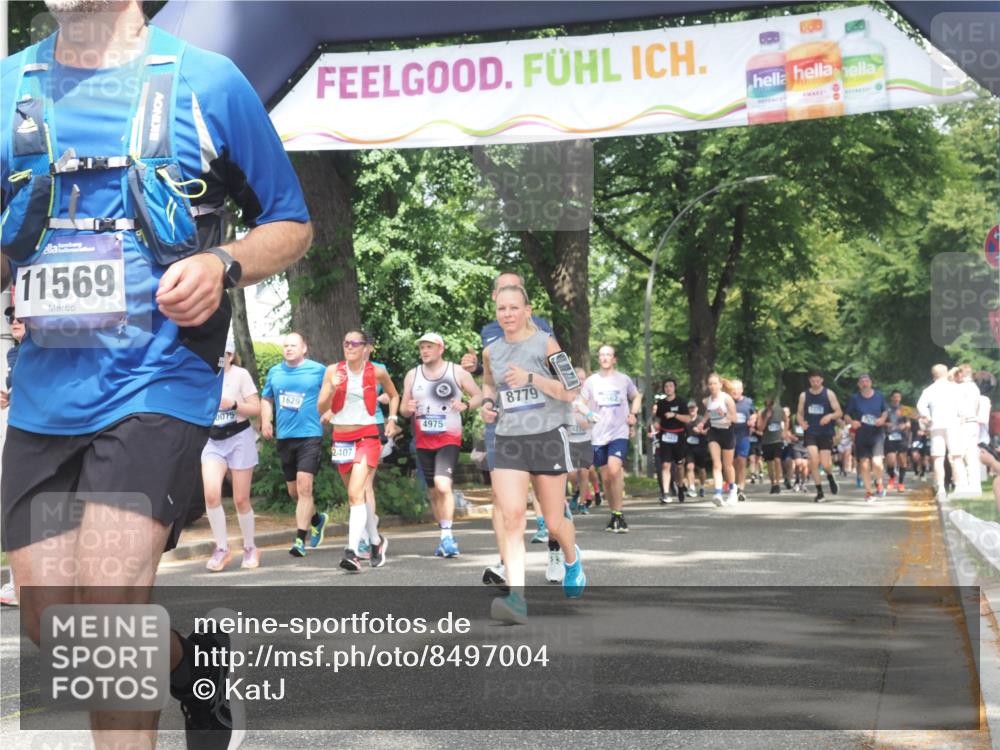 29.06.2025 - hella hamburg halbmarathon KatJ http://msf.ph/oto/8497004 29.06.2025 11:41:32 Zwischen KM18-KM19 2407, 2973, 4355 meine-sportfotos.de