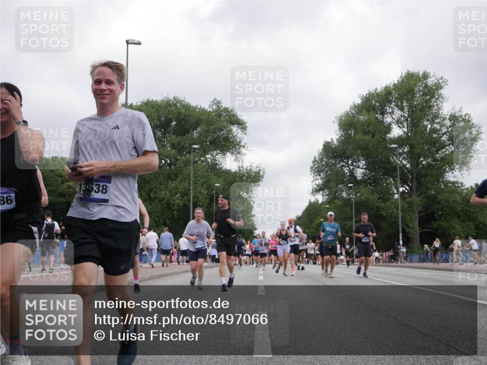 29.06.2025 - hella hamburg halbmarathon Luisa Fischer http://msf.ph/oto/8497066 29.06.2025 10:55:57 Kennedybrücke 86, 13538, 17641, 2308, 2593, 3787, 8250, 8251, 10600, 10634, 10693, 10884 meine-sportfotos.de