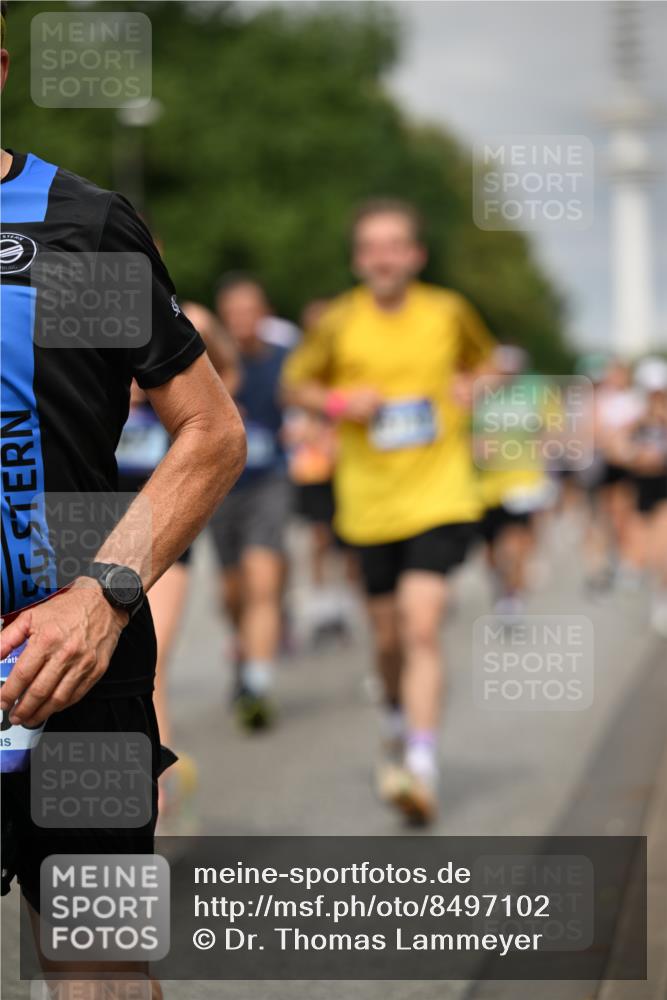 29.06.2025 - hella hamburg halbmarathon Dr. Thomas Lammeyer http://msf.ph/oto/8497102 29.06.2025 10:23:31 Kennedybrücke 1159, 1160, 1325, 1332, 1708, 1718, 1755, 2017, 2589, 2703, 2812, 2895, 3105, 3118, 3529, 4108, 4110, 4170, 4722, 5034, 5080, 5098, 5178, 5449, 6249, 6270, 6542, 6736, 7143, 7252, 7566, 7844, 8575, 8761, 8778, 9252, 9270, 9272, 9856, 10124, 10129, 10540, 10966, 11081 meine-sportfotos.de