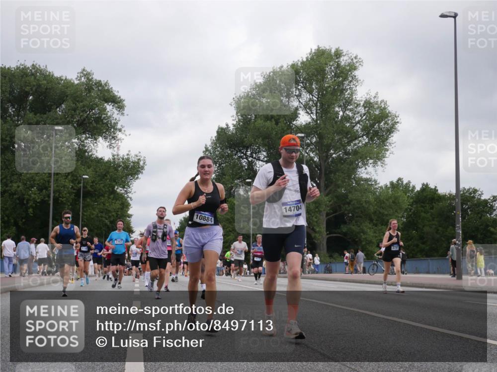 29.06.2025 - hella hamburg halbmarathon Luisa Fischer http://msf.ph/oto/8497113 29.06.2025 10:56:02 Kennedybrücke 2362, 10884, 14704, 3787, 2988, 3227, 3787, 7735, 7871, 9340, 10600, 10693, 10884 meine-sportfotos.de