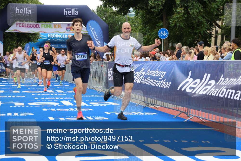 29.06.2025 - hella hamburg halbmarathon Strokosch-Dieckow http://msf.ph/oto/8497153 29.06.2025 10:54:35 Ziel 1125, 1496, 2474, 3310, 3794, 5259, 7478, 8449, 8798, 9012, 10040, 10368, 10376, 11797, 11799, 12489, 12607, 14239, 15146, 15389, 15408, 15584, 17231, 17765, 19000 meine-sportfotos.de