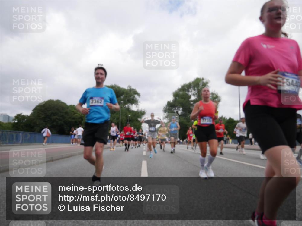 29.06.2025 - hella hamburg halbmarathon Luisa Fischer http://msf.ph/oto/8497170 29.06.2025 10:56:08 Kennedybrücke 2362, 544, 2420, 2983, 2988, 3227, 3787, 6135, 6604, 7511, 7735, 7871, 9340 meine-sportfotos.de