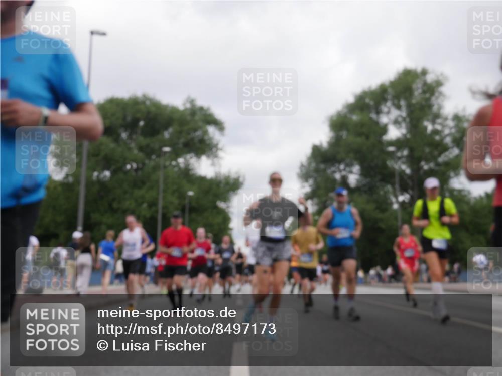 29.06.2025 - hella hamburg halbmarathon Luisa Fischer http://msf.ph/oto/8497173 29.06.2025 10:56:09 Kennedybrücke 2420, 2983, 2988, 3227, 6135, 6604, 7032, 7511, 7735, 7871, 9340, 10417 meine-sportfotos.de
