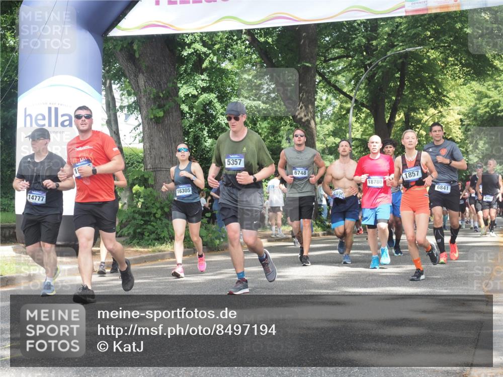 29.06.2025 - hella hamburg halbmarathon KatJ http://msf.ph/oto/8497194 29.06.2025 11:41:42 Zwischen KM18-KM19 1371, 1375, 1629, 1857, 4273, 5357, 6748, 6837, 6841, 7483 meine-sportfotos.de