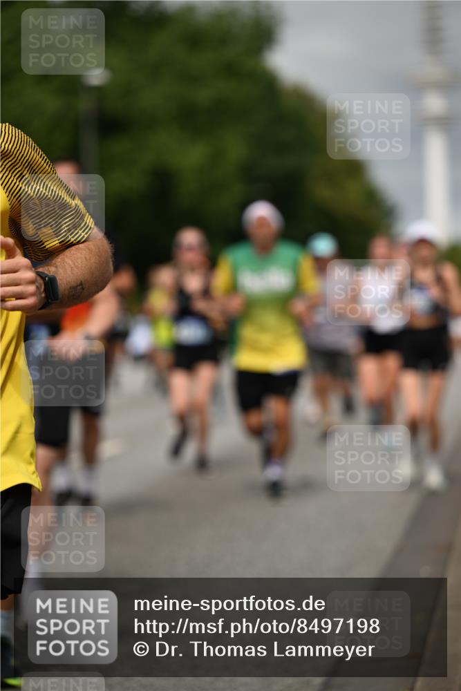 29.06.2025 - hella hamburg halbmarathon Dr. Thomas Lammeyer http://msf.ph/oto/8497198 29.06.2025 10:23:34 Kennedybrücke 1159, 1160, 1325, 1332, 1708, 1718, 1755, 2017, 2405, 2589, 2703, 2812, 2895, 2993, 2995, 3105, 3118, 3446, 4108, 4110, 4170, 4722, 5034, 5080, 5098, 5178, 5449, 6249, 6270, 6542, 6736, 7143, 7252, 8427, 8537, 8575, 8761, 8778, 9252, 9270, 9272, 9856, 10124, 10129, 10540, 10966, 11081 meine-sportfotos.de