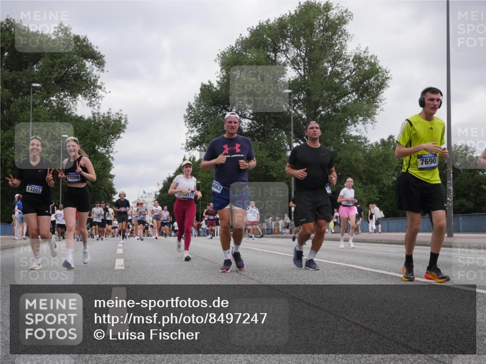 29.06.2025 - hella hamburg halbmarathon Luisa Fischer http://msf.ph/oto/8497247 29.06.2025 10:56:20 Kennedybrücke 13207, 13208, 137, 9063, 10879, 7690, 2420, 4595, 7032, 7690, 10080, 10417, 10568, 10879 meine-sportfotos.de