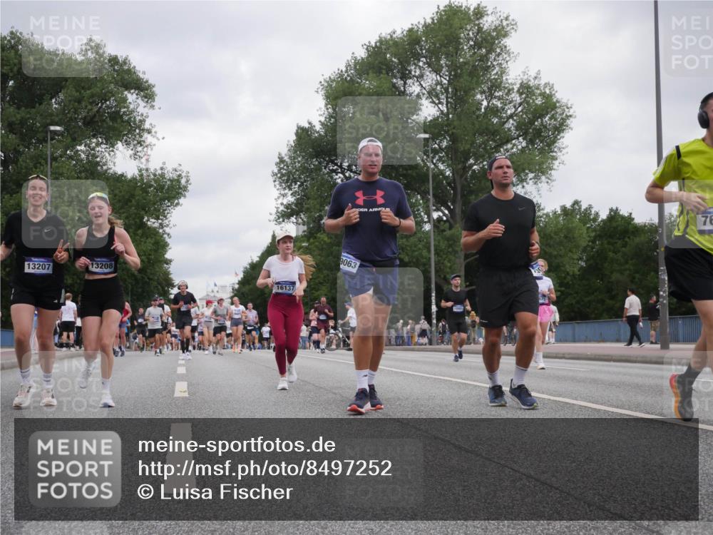 29.06.2025 - hella hamburg halbmarathon Luisa Fischer http://msf.ph/oto/8497252 29.06.2025 10:56:21 Kennedybrücke 13207, 13208, 16137, 76, 9063, 2420, 4595, 7032, 7690, 10080, 10417, 10568, 10879 meine-sportfotos.de