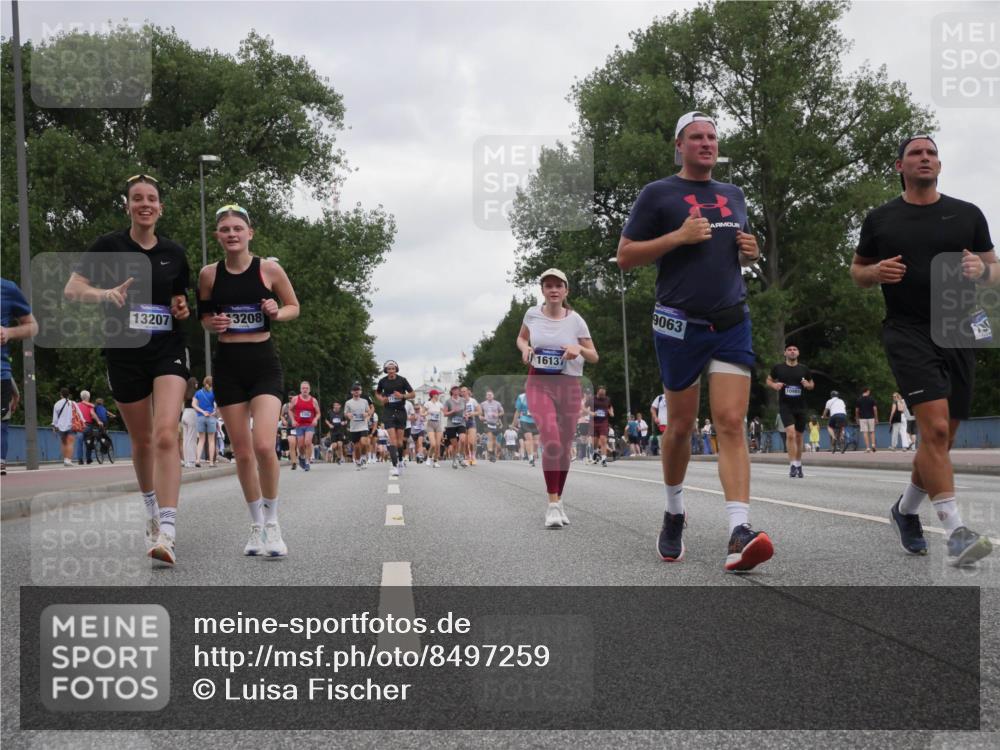 29.06.2025 - hella hamburg halbmarathon Luisa Fischer http://msf.ph/oto/8497259 29.06.2025 10:56:21 Kennedybrücke 13207, 3208, 16137, 9063, 2420, 4595, 7032, 7690, 10080, 10417, 10568, 10879 meine-sportfotos.de