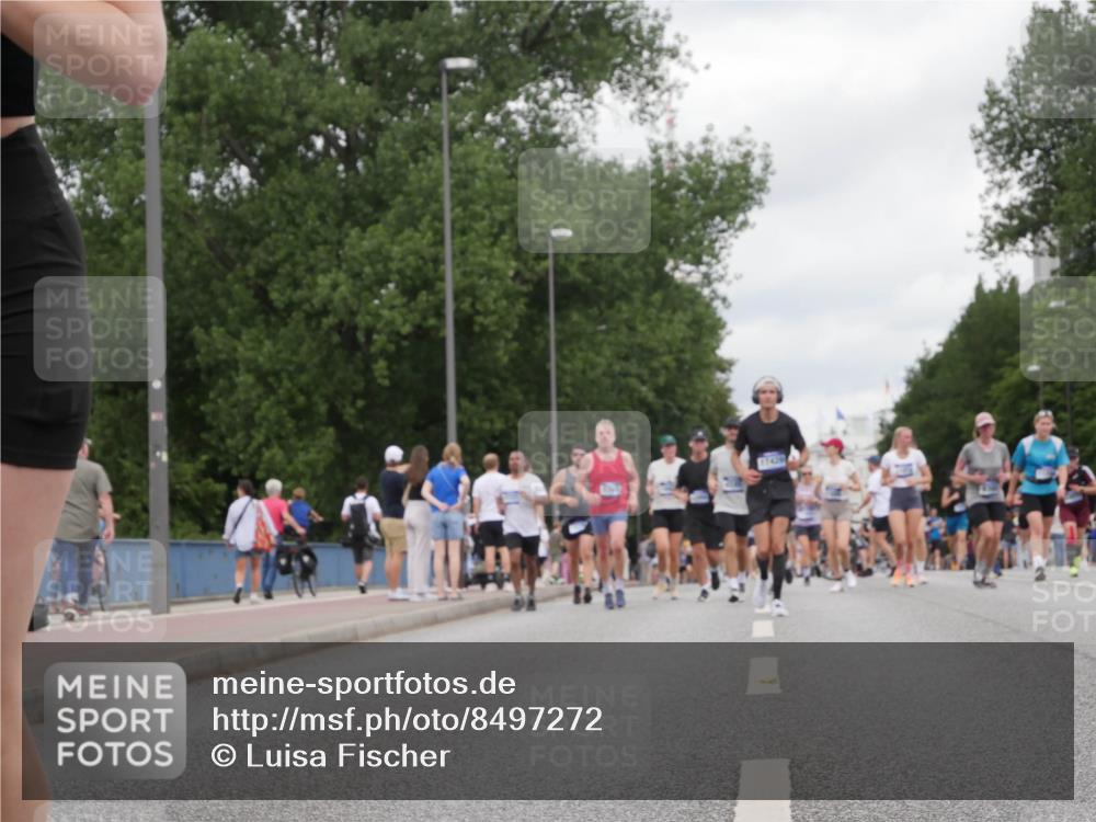 29.06.2025 - hella hamburg halbmarathon Luisa Fischer http://msf.ph/oto/8497272 29.06.2025 10:56:23 Kennedybrücke 4595, 7690, 9368, 10080, 10568, 10879 meine-sportfotos.de