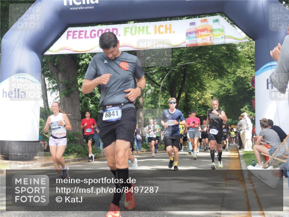29.06.2025 - hella hamburg halbmarathon KatJ http://msf.ph/oto/8497287 29.06.2025 11:41:47 Zwischen KM18-KM19 1045, 1857, 2580, 5357, 6468, 6748, 6841, 8194 meine-sportfotos.de