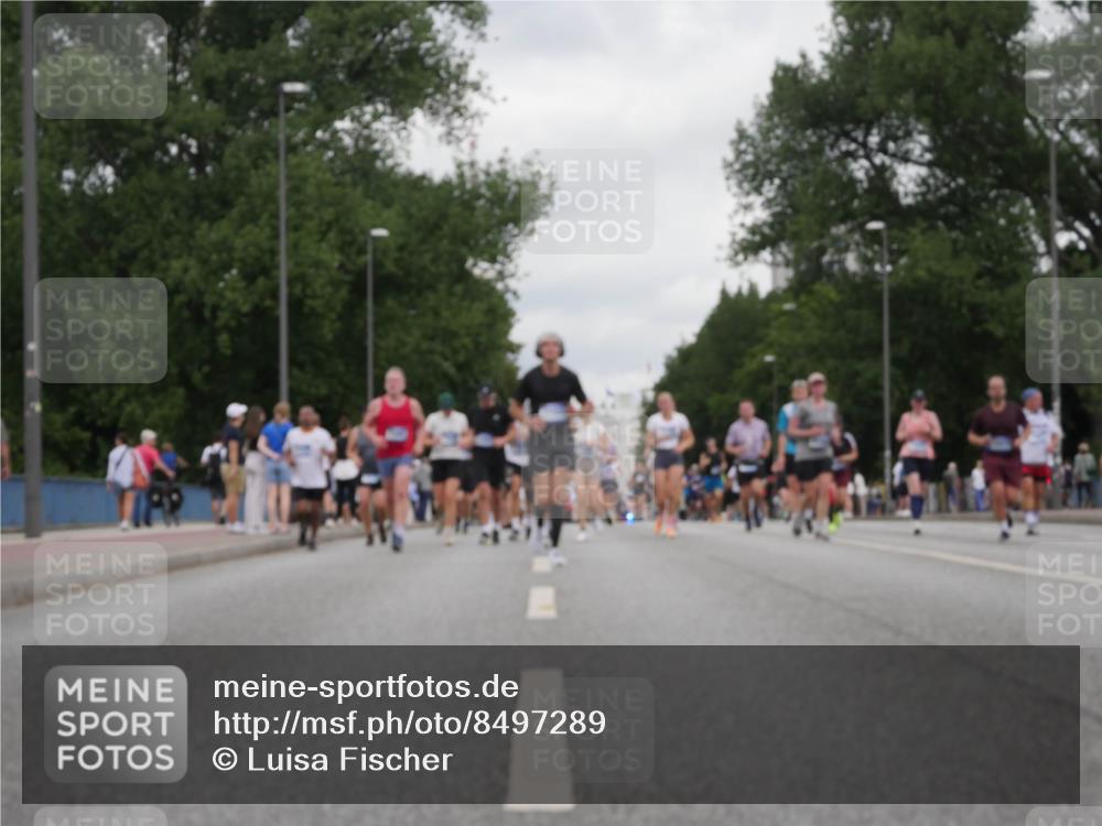 29.06.2025 - hella hamburg halbmarathon Luisa Fischer http://msf.ph/oto/8497289 29.06.2025 10:56:25 Kennedybrücke 4595, 7690, 9368, 10879 meine-sportfotos.de