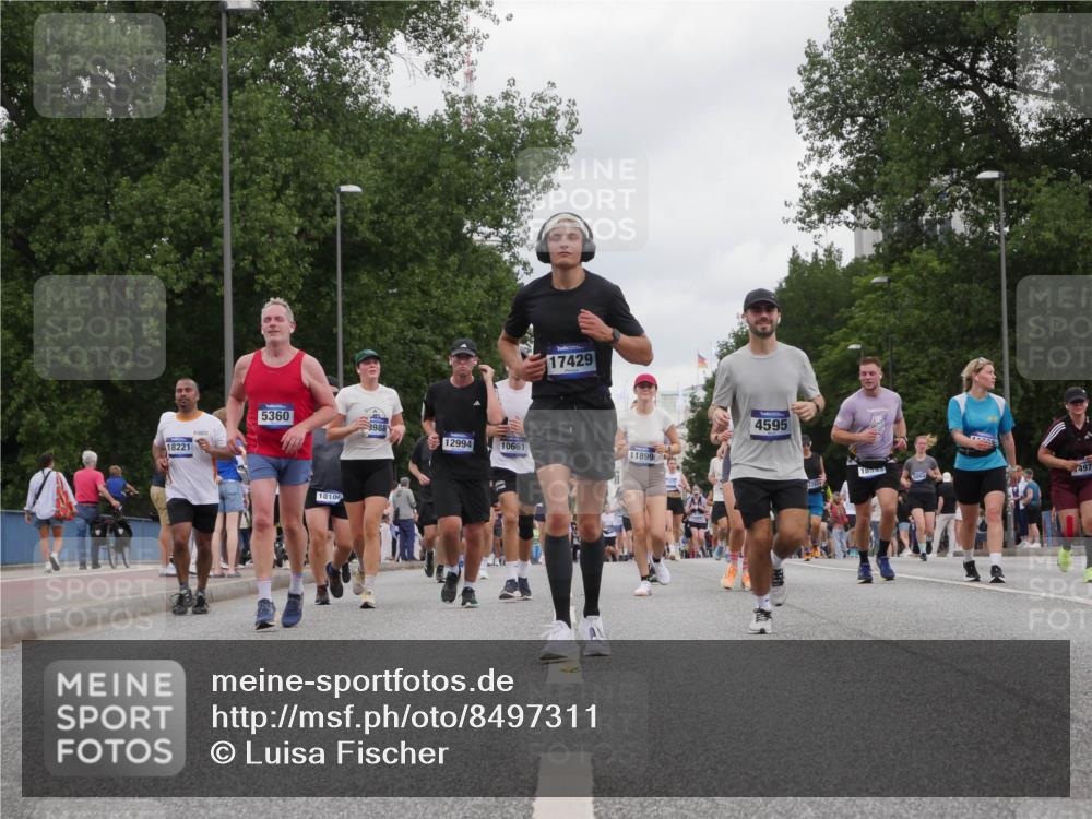 29.06.2025 - hella hamburg halbmarathon Luisa Fischer http://msf.ph/oto/8497311 29.06.2025 10:56:27 Kennedybrücke 18221, 5360, 18106, 17429, 8988, 12994, 10661, 11899, 4595, 18595, 497, 4595, 9368, 10879 meine-sportfotos.de