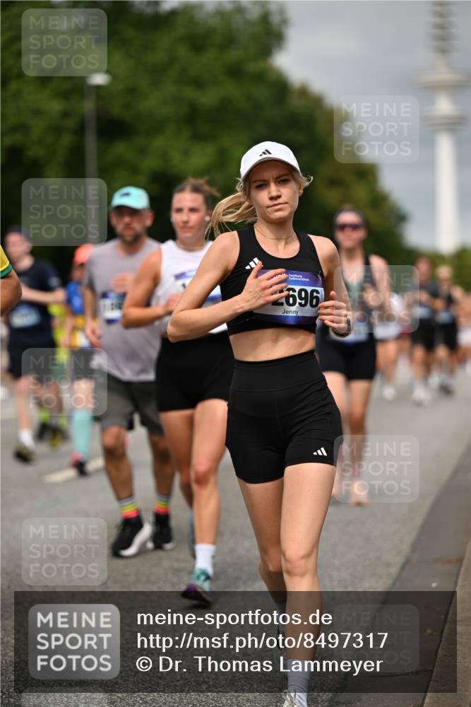 29.06.2025 - hella hamburg halbmarathon Dr. Thomas Lammeyer http://msf.ph/oto/8497317 29.06.2025 10:23:36 Kennedybrücke 1159, 1160, 1325, 1332, 1708, 1755, 2017, 2405, 2589, 2703, 2795, 2812, 2895, 2993, 2995, 3105, 3118, 3446, 4108, 4110, 4170, 4722, 5034, 5080, 5178, 5397, 5429, 5449, 6249, 6270, 6542, 6736, 7143, 7249, 7252, 8427, 8537, 8761, 8778, 9252, 9270, 9272, 9856, 10124, 10129, 10540, 10966, 11081 meine-sportfotos.de