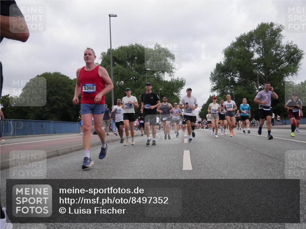 29.06.2025 - hella hamburg halbmarathon Luisa Fischer http://msf.ph/oto/8497352 29.06.2025 10:56:31 Kennedybrücke 5360, 8221, 18988, 12994, 10661, 1189, 11489, 18106, 11974, 4595, 7039, 9368, 10490 meine-sportfotos.de