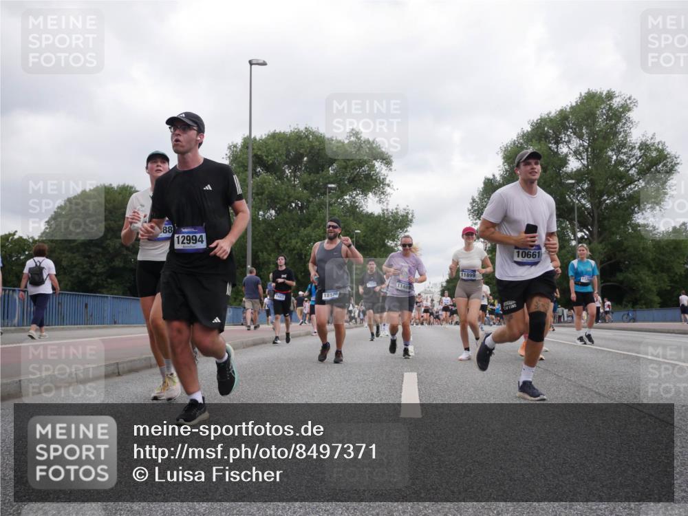 29.06.2025 - hella hamburg halbmarathon Luisa Fischer http://msf.ph/oto/8497371 29.06.2025 10:56:33 Kennedybrücke 88, 12994, 7483, 18106, 11520, 11489, 11899, 10661, 2291, 7039, 9368, 10490 meine-sportfotos.de