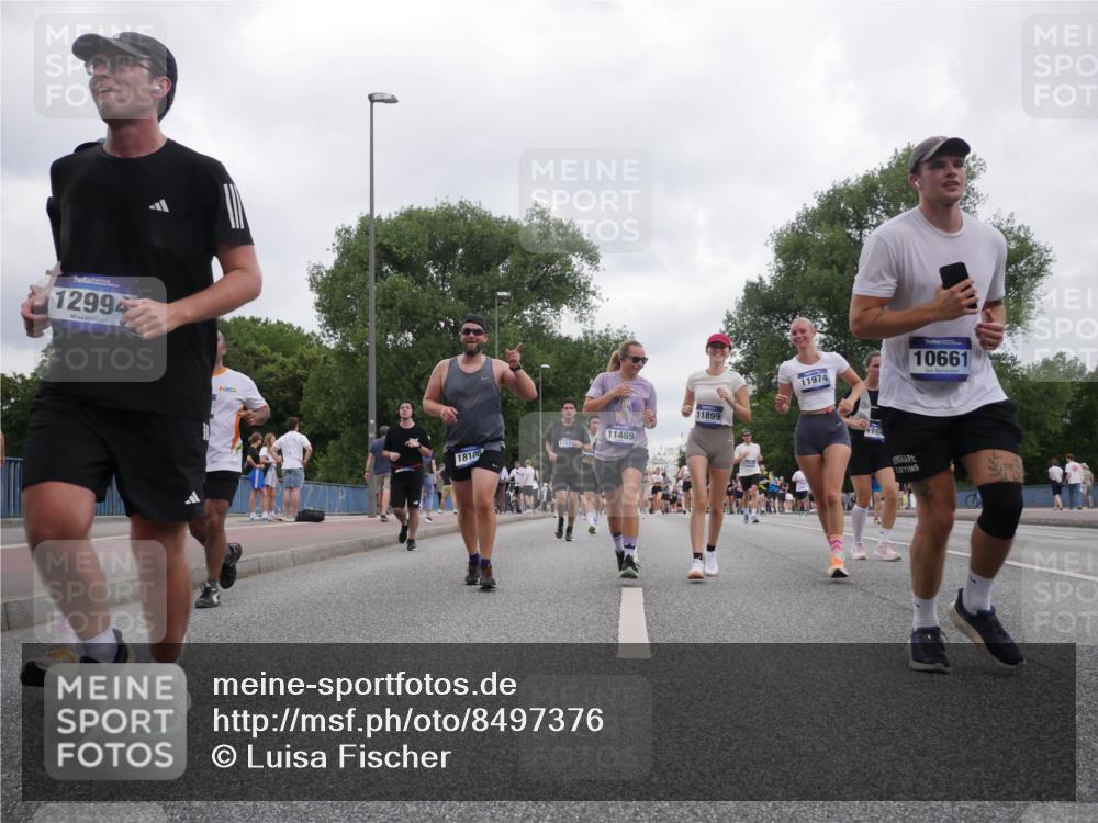 29.06.2025 - hella hamburg halbmarathon Luisa Fischer http://msf.ph/oto/8497376 29.06.2025 10:56:33 Kennedybrücke 12994, 18106, 11520, 11489, 11899, 11974, 10661, 2291, 7039, 9368, 10490 meine-sportfotos.de