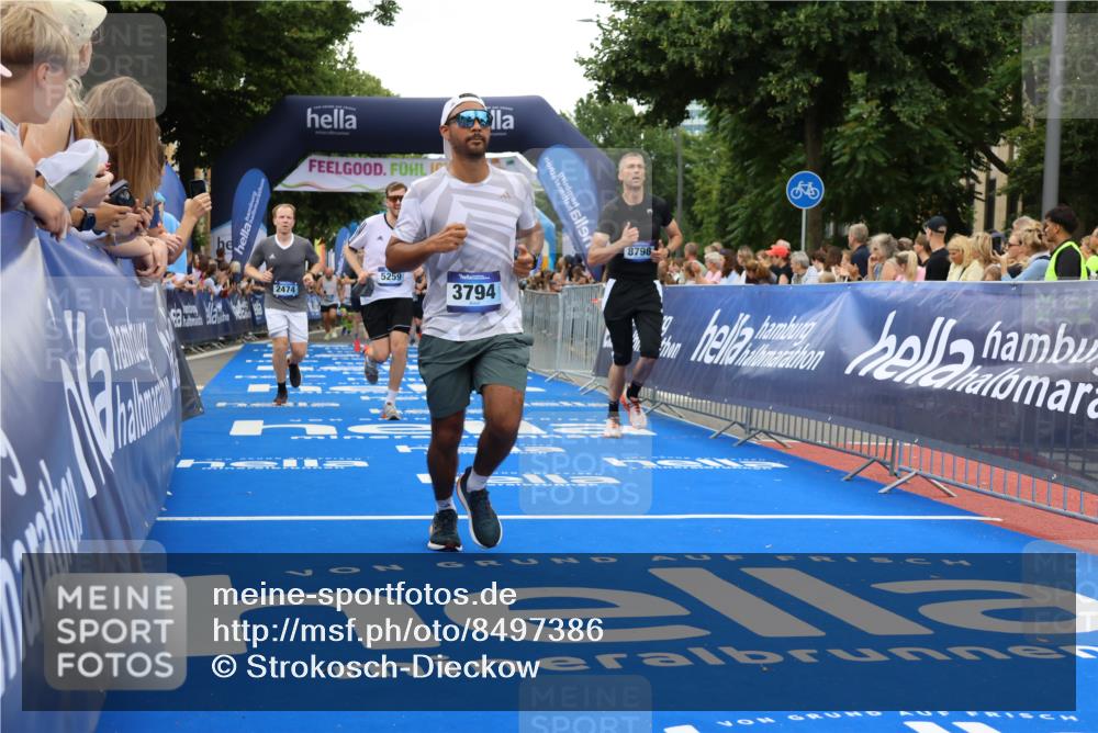 29.06.2025 - hella hamburg halbmarathon Strokosch-Dieckow http://msf.ph/oto/8497386 29.06.2025 10:54:30 Ziel 2474, 3426, 3794, 4635, 4868, 5259, 7129, 8798, 9012, 10040, 10368, 10376, 11009, 11797, 11799, 12321, 12362, 12607, 15146, 16327, 19067 meine-sportfotos.de