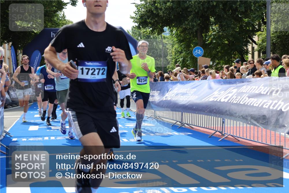 29.06.2025 - hella hamburg halbmarathon Strokosch-Dieckow http://msf.ph/oto/8497420 29.06.2025 11:33:31 Ziel 1328, 1672, 3099, 3113, 3409, 3812, 5167, 5661, 6261, 6440, 7027, 7029, 7252, 7299, 8304, 8383, 8401, 9234, 9392, 9744, 11010, 12075, 12838, 13168, 13284, 13704, 14000, 14854, 14855, 15244, 15405, 16391, 16705, 16845, 17272 meine-sportfotos.de