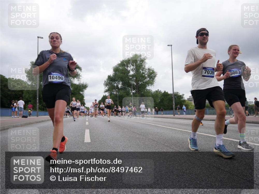 29.06.2025 - hella hamburg halbmarathon Luisa Fischer http://msf.ph/oto/8497462 29.06.2025 10:56:40 Kennedybrücke 10490, 7039, 5083, 1753, 2291, 6041, 6044, 7039, 7890, 8414, 8515, 10490 meine-sportfotos.de