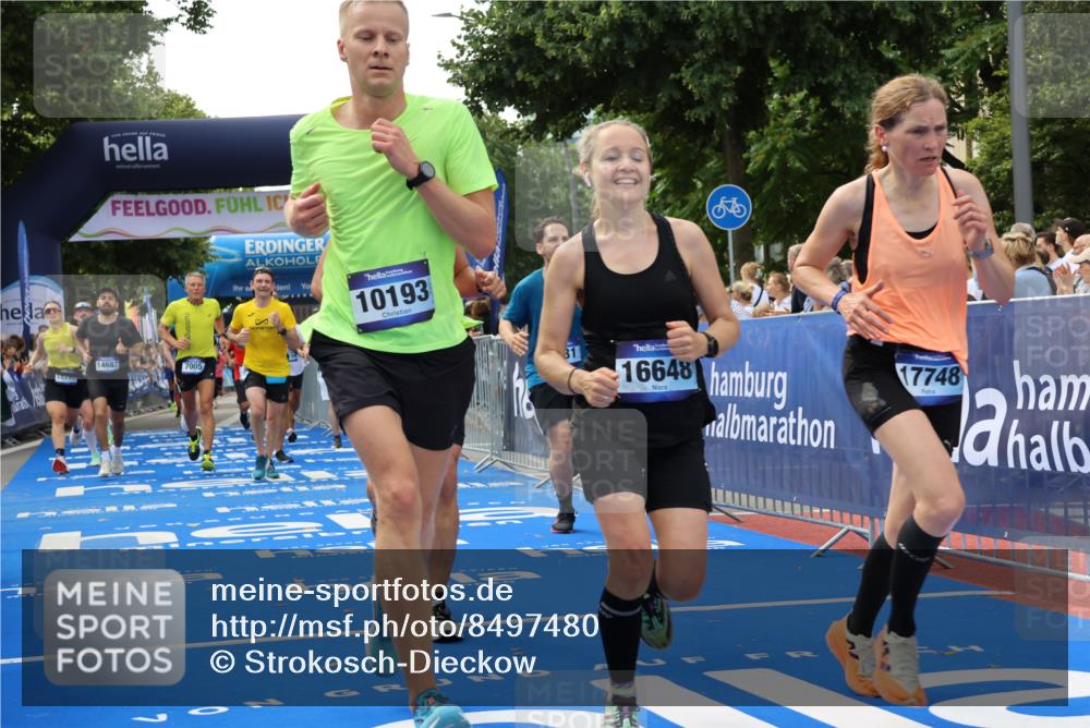 29.06.2025 - hella hamburg halbmarathon Strokosch-Dieckow http://msf.ph/oto/8497480 29.06.2025 10:44:10 Ziel 1391, 1413, 1415, 2816, 3021, 4999, 5231, 5275, 5884, 7005, 8722, 9444, 9633, 10193, 10930, 12159, 13123, 14686, 14687, 15225, 15280, 16301, 16316, 16506, 16648, 16697, 16893, 17748, 17977, 18004, 18691 meine-sportfotos.de