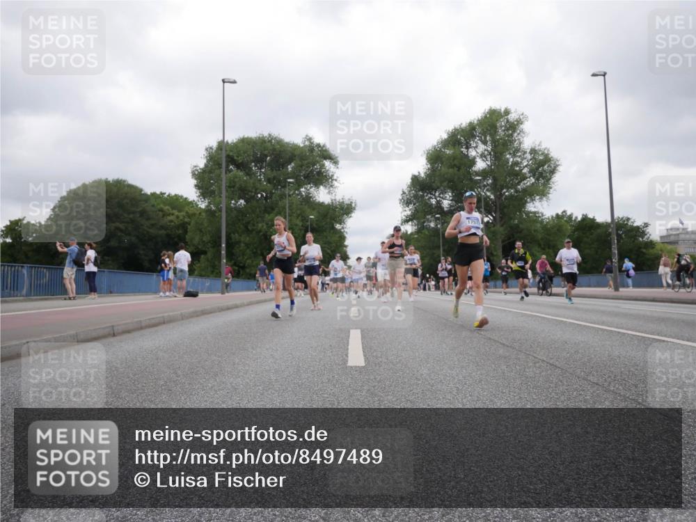 29.06.2025 - hella hamburg halbmarathon Luisa Fischer http://msf.ph/oto/8497489 29.06.2025 10:56:42 Kennedybrücke 1757, 1753, 2291, 6041, 6044, 7890, 8414, 8515, 9545 meine-sportfotos.de