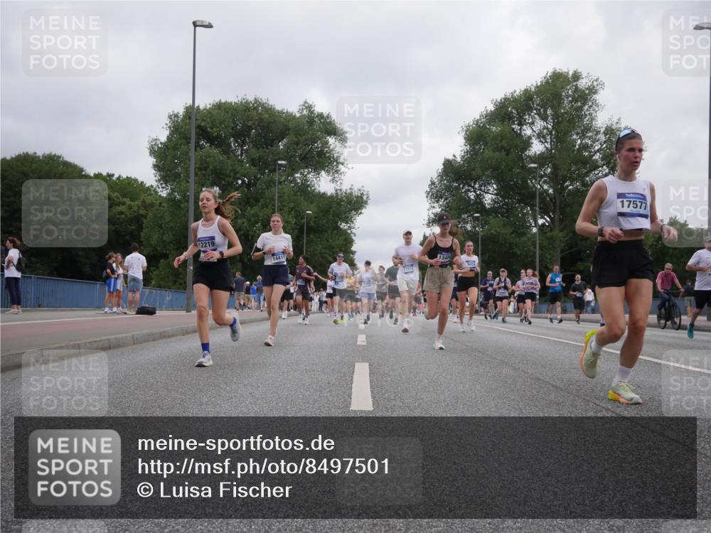 29.06.2025 - hella hamburg halbmarathon Luisa Fischer http://msf.ph/oto/8497501 29.06.2025 10:56:43 Kennedybrücke 12219, 14419, 17012, 1348, 8414, 17577, 1753, 2291, 6041, 6044, 7611, 7890, 8414, 8515, 9103, 9545 meine-sportfotos.de