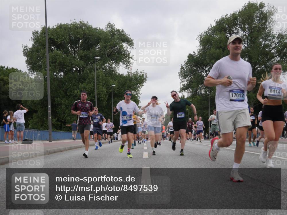 29.06.2025 - hella hamburg halbmarathon Luisa Fischer http://msf.ph/oto/8497539 29.06.2025 10:56:45 Kennedybrücke 12082, 18144, 13326, 6041, 6044, 17012, 8414, 11919, 1753, 2291, 5562, 6041, 6044, 7611, 7890, 8212, 8414, 8515, 9103, 9545, 9685 meine-sportfotos.de