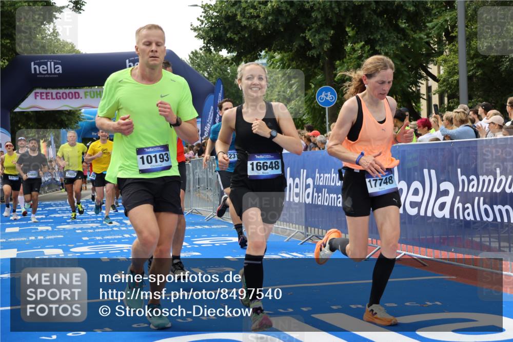 29.06.2025 - hella hamburg halbmarathon Strokosch-Dieckow http://msf.ph/oto/8497540 29.06.2025 10:44:10 Ziel 1391, 1413, 1415, 2816, 3021, 4999, 5231, 5275, 5884, 7005, 8722, 9444, 9633, 10193, 10930, 12159, 13123, 14686, 14687, 15225, 15280, 16301, 16316, 16506, 16648, 16697, 16893, 17748, 17977, 18004, 18691 meine-sportfotos.de