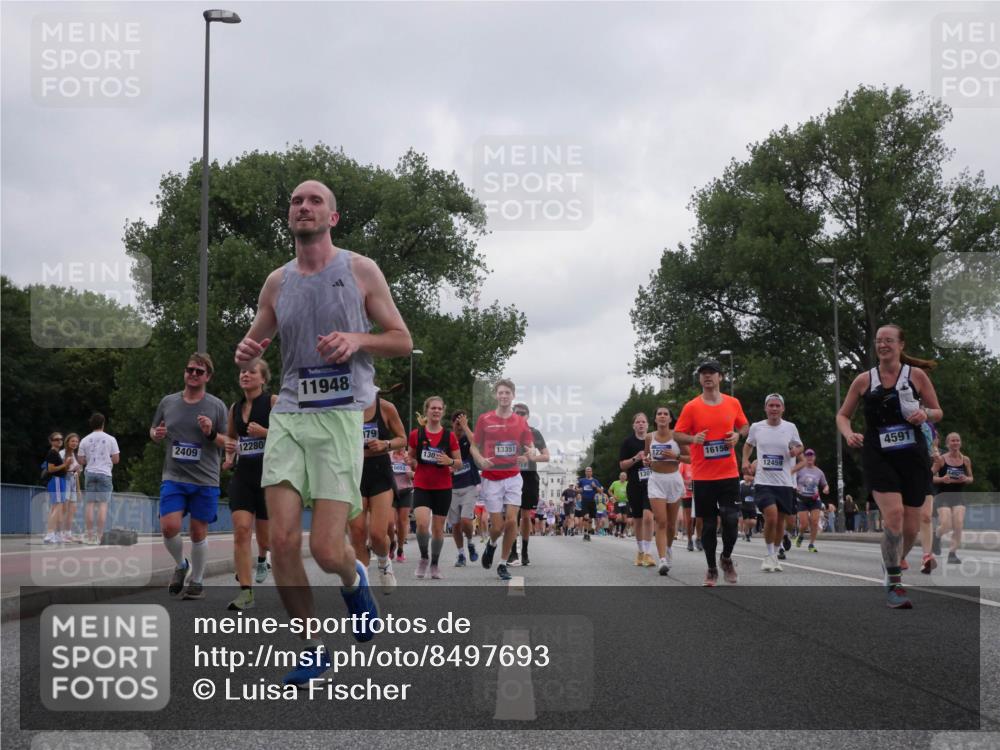 29.06.2025 - hella hamburg halbmarathon Luisa Fischer http://msf.ph/oto/8497693 29.06.2025 10:56:59 Kennedybrücke 2409, 12280, 11948, 179, 130, 13351, 130, 1225, 16156, 4591, 12459, 14922, 1900, 2528, 2701, 3226, 4591, 6913, 7068, 7876, 8906, 10175 meine-sportfotos.de