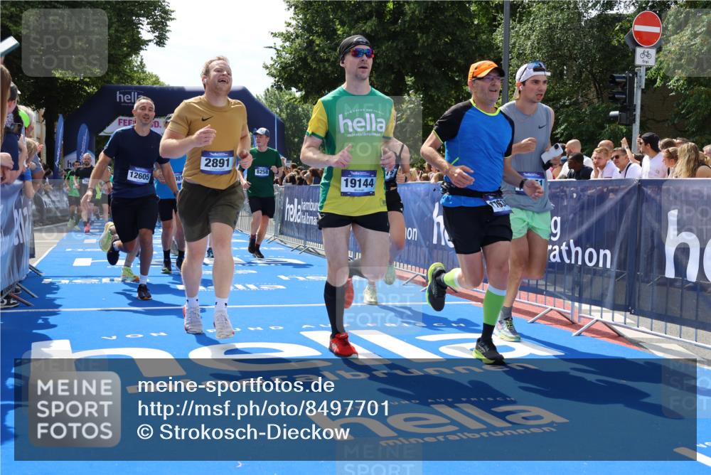 29.06.2025 - hella hamburg halbmarathon Strokosch-Dieckow http://msf.ph/oto/8497701 29.06.2025 11:33:44 Ziel 1154, 1275, 2059, 2891, 4326, 5258, 5871, 6304, 7944, 8141, 8257, 8258, 8375, 8891, 10335, 10798, 11107, 11454, 12330, 12605, 13380, 16682, 16788, 17300, 17463, 17634, 18129, 18301, 18951, 19144 meine-sportfotos.de