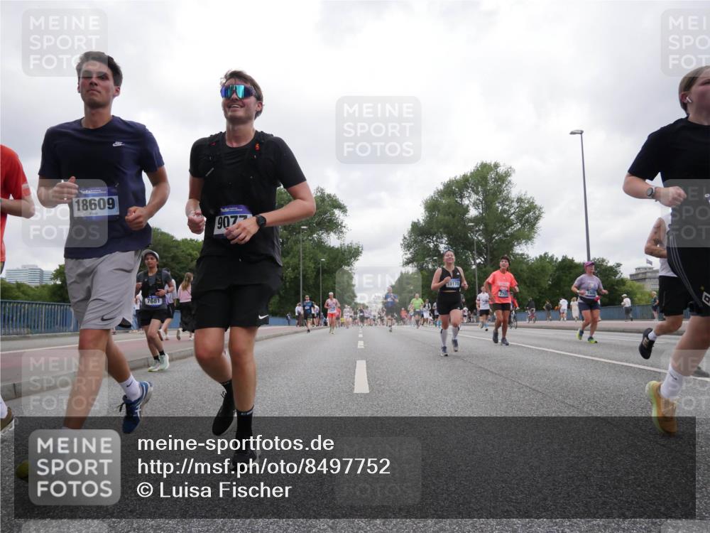 29.06.2025 - hella hamburg halbmarathon Luisa Fischer http://msf.ph/oto/8497752 29.06.2025 10:57:04 Kennedybrücke 18609, 9077, 7681, 10175, 2701, 1789, 1900, 1984, 2146, 2528, 2701, 3226, 4591, 4626, 5857, 6273, 7068, 7876, 10175 meine-sportfotos.de