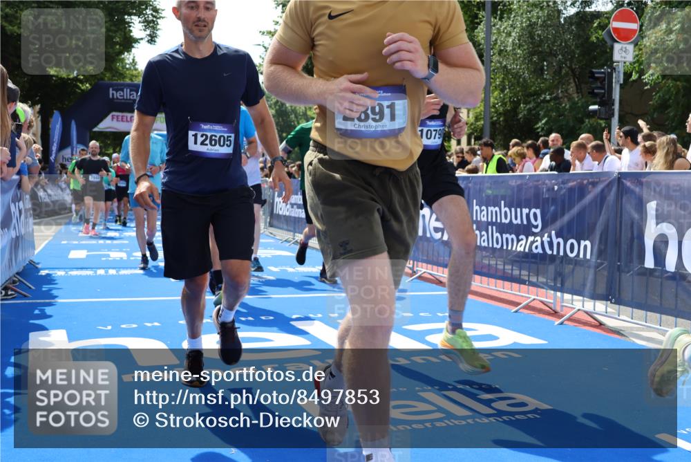 29.06.2025 - hella hamburg halbmarathon Strokosch-Dieckow http://msf.ph/oto/8497853 29.06.2025 11:33:46 Ziel 1154, 1275, 2059, 2891, 4326, 5258, 5260, 5871, 6304, 7944, 8141, 8257, 8258, 8375, 8891, 10335, 10798, 11107, 11454, 12330, 12605, 13380, 16682, 16788, 17099, 17300, 17463, 17634, 18129, 18301, 18578, 18951, 19144 meine-sportfotos.de